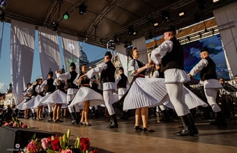 Junii Sibiului fac spectacol la „Vedeta Populară” și la Festivalul „Tinerețe”