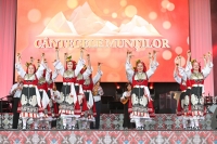 Festivalul de Folclor „Cântecele Munţilor” continuă la TVR 1