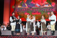 Festivalul de Folclor „Cântecele Munţilor” continuă la TVR 1