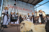 Weekend plin de antren la Festivalul Internațional „Cântecele Munților”